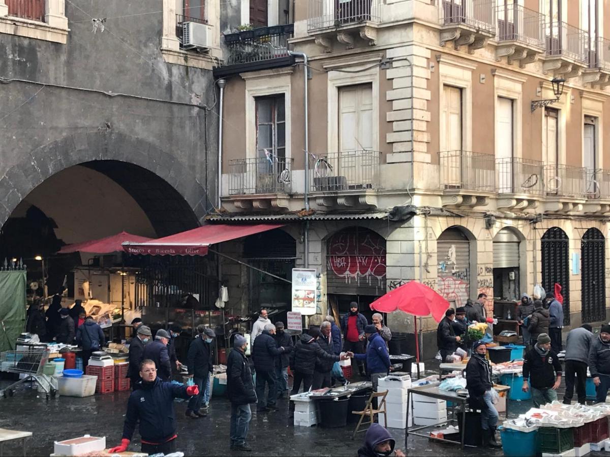 Апартаменты Evviva La Sicilia Катания Экстерьер фото